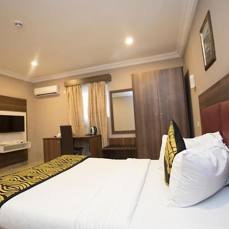Visa Karena Hotels Port Harcourt Exterior photo