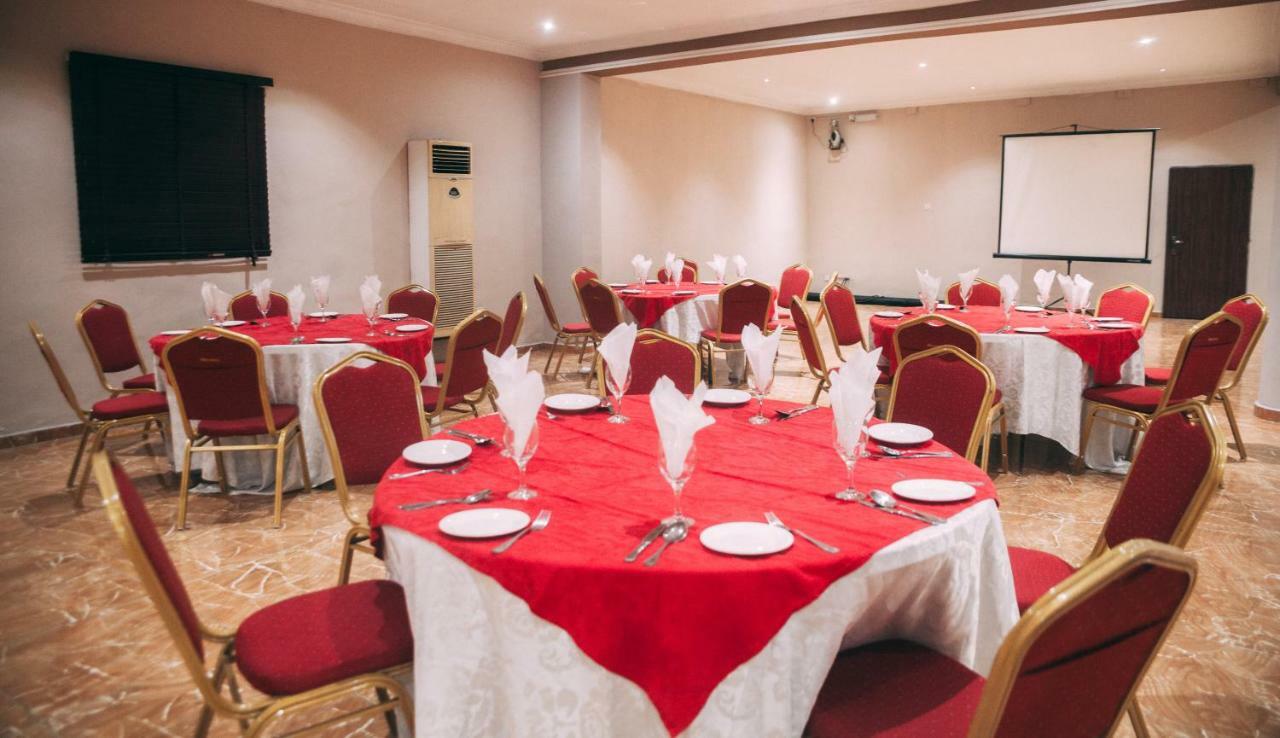 Visa Karena Hotels Port Harcourt Exterior photo